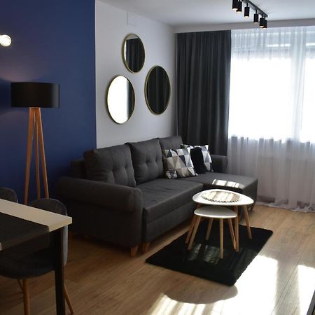 Apartament W Centrum Przy Parku Na Wyspie Piła Dış mekan fotoğraf