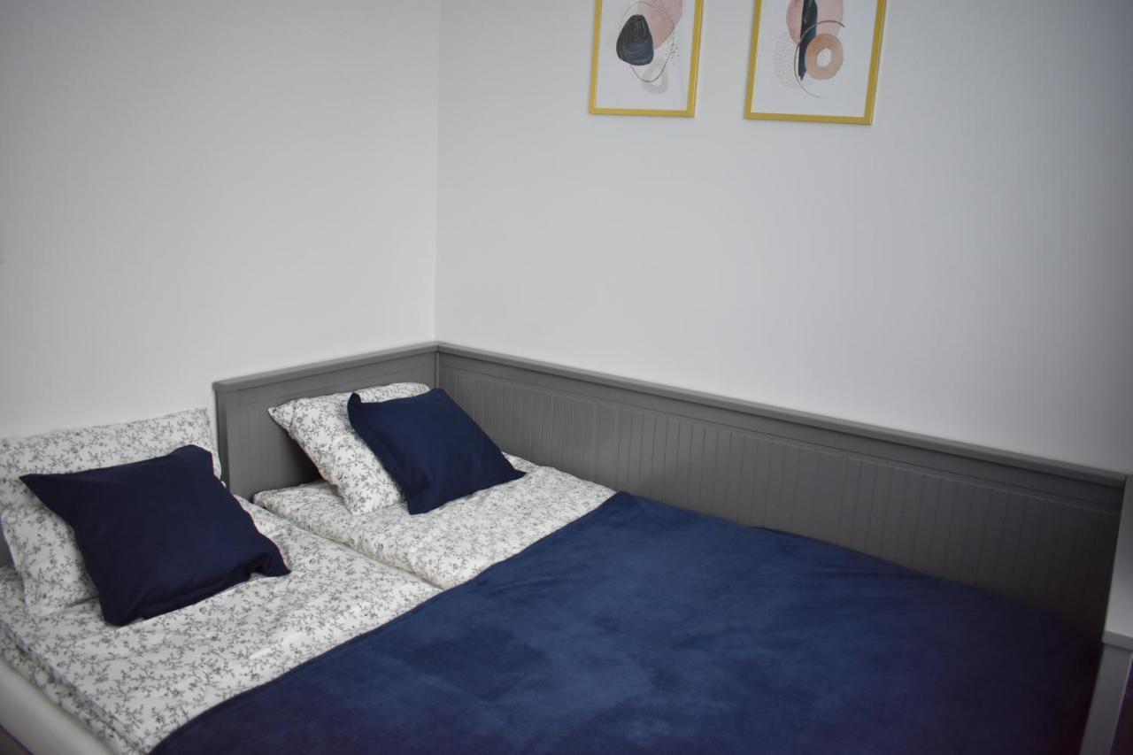 Apartament W Centrum Przy Parku Na Wyspie Piła Dış mekan fotoğraf
