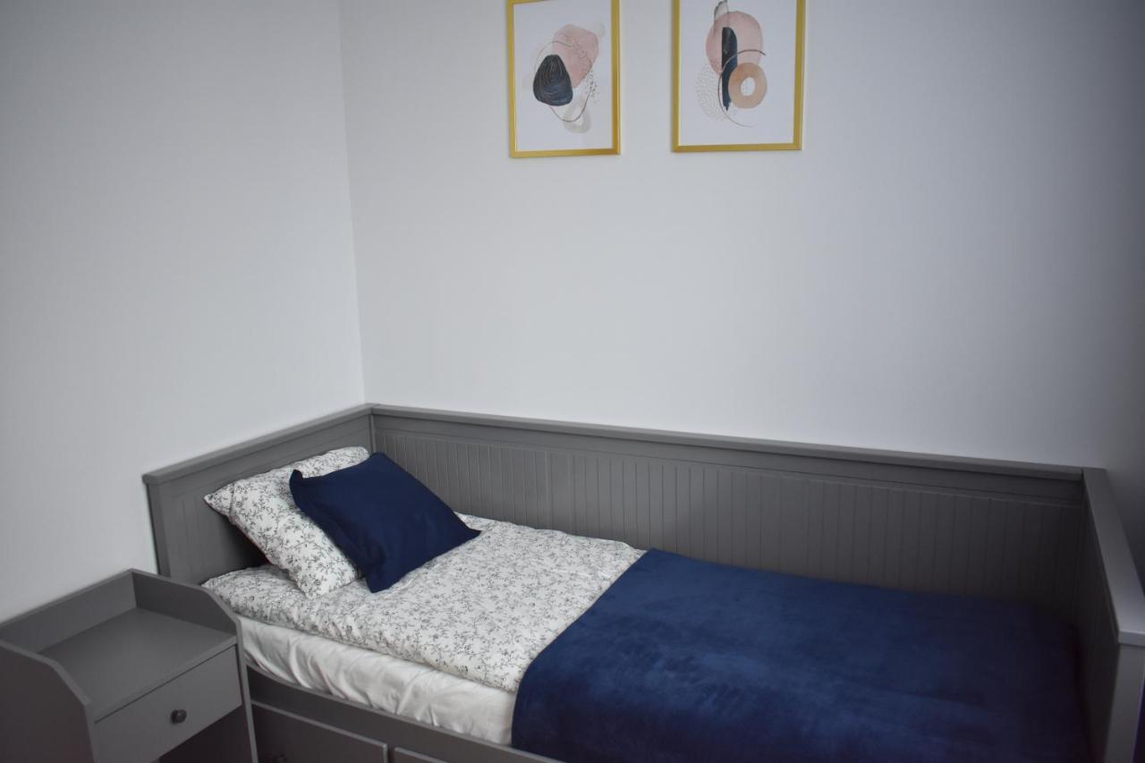 Apartament W Centrum Przy Parku Na Wyspie Piła Dış mekan fotoğraf